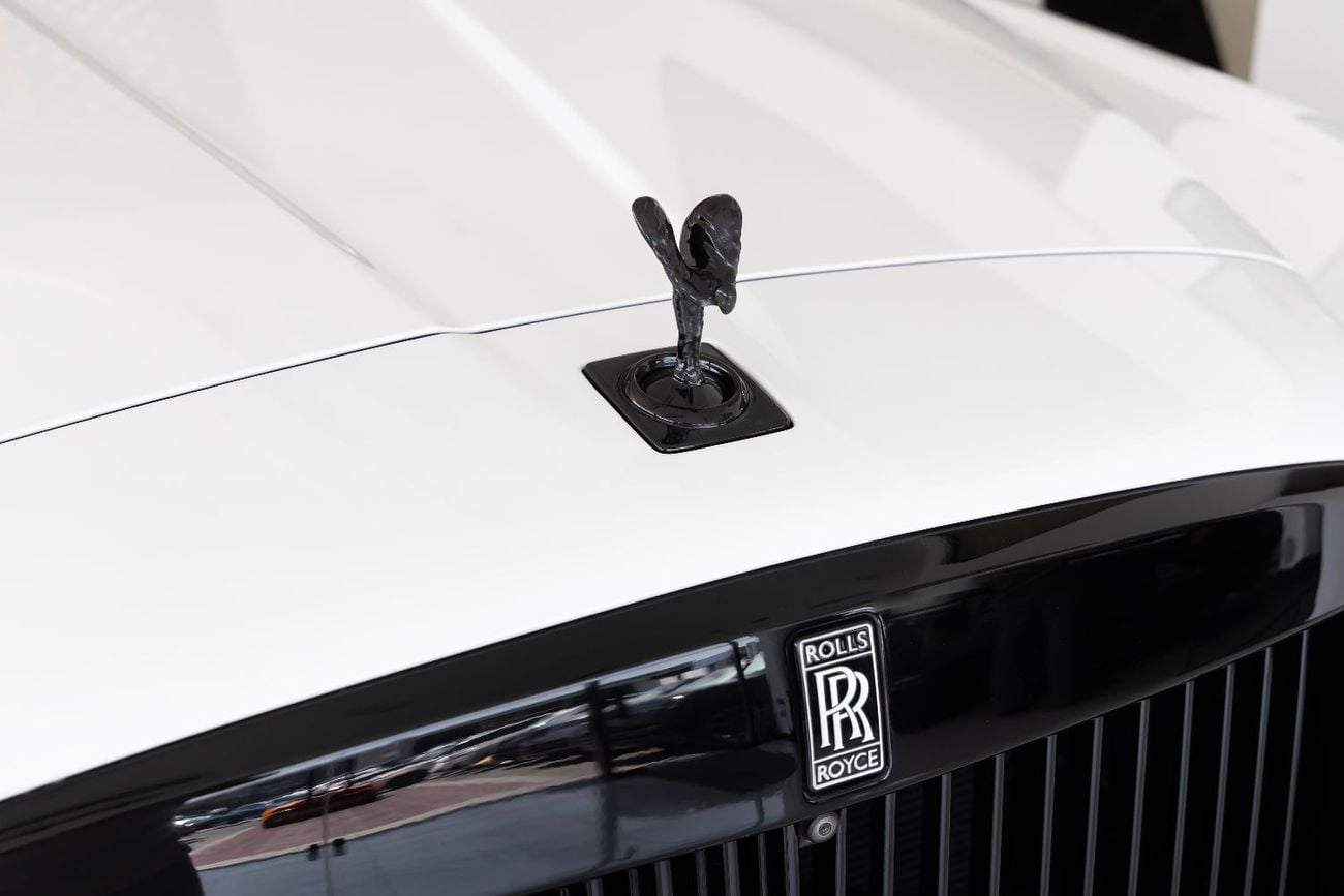 رولز رويس كولينان Rolls-Royce Cullinan | Black Badge Kit | Carbon Fiber Interior | Bespoke Premium Sound System | 2020