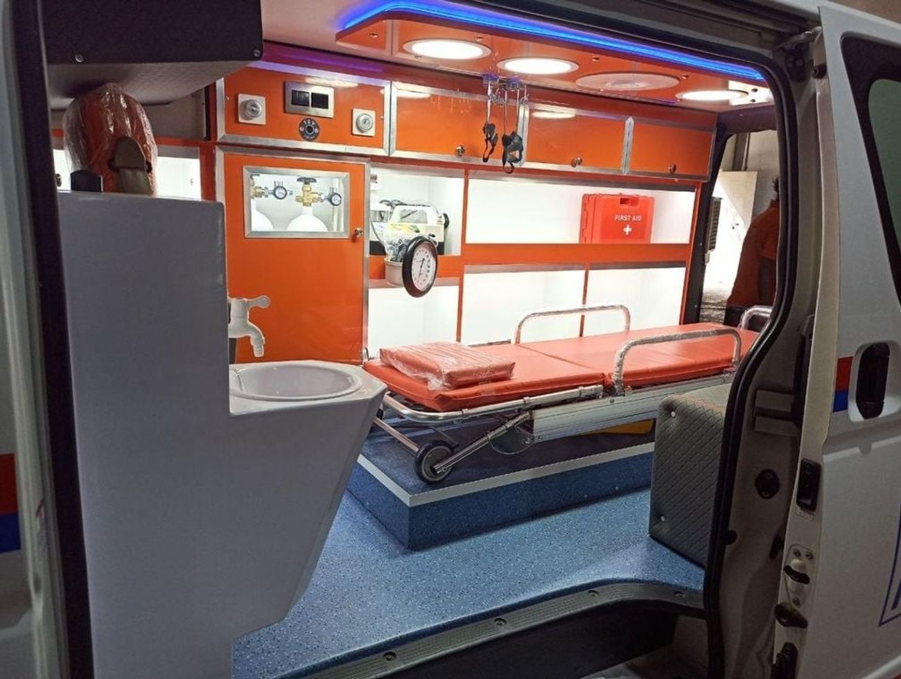 Toyota Hiace 2024 Toyota Hiace Van Cargo 2.5L Petrol MT (Ambulance)