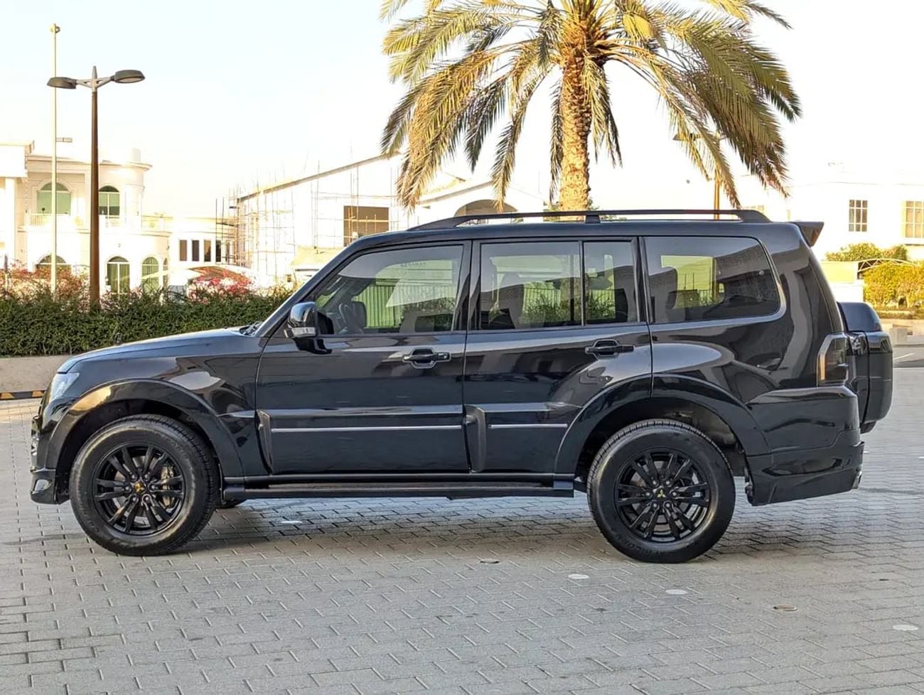Mitsubishi Pajero GLS MIDLINE GLS Signature Edition | 3.8L V6 | 4WD | GCC Specs | Full Option