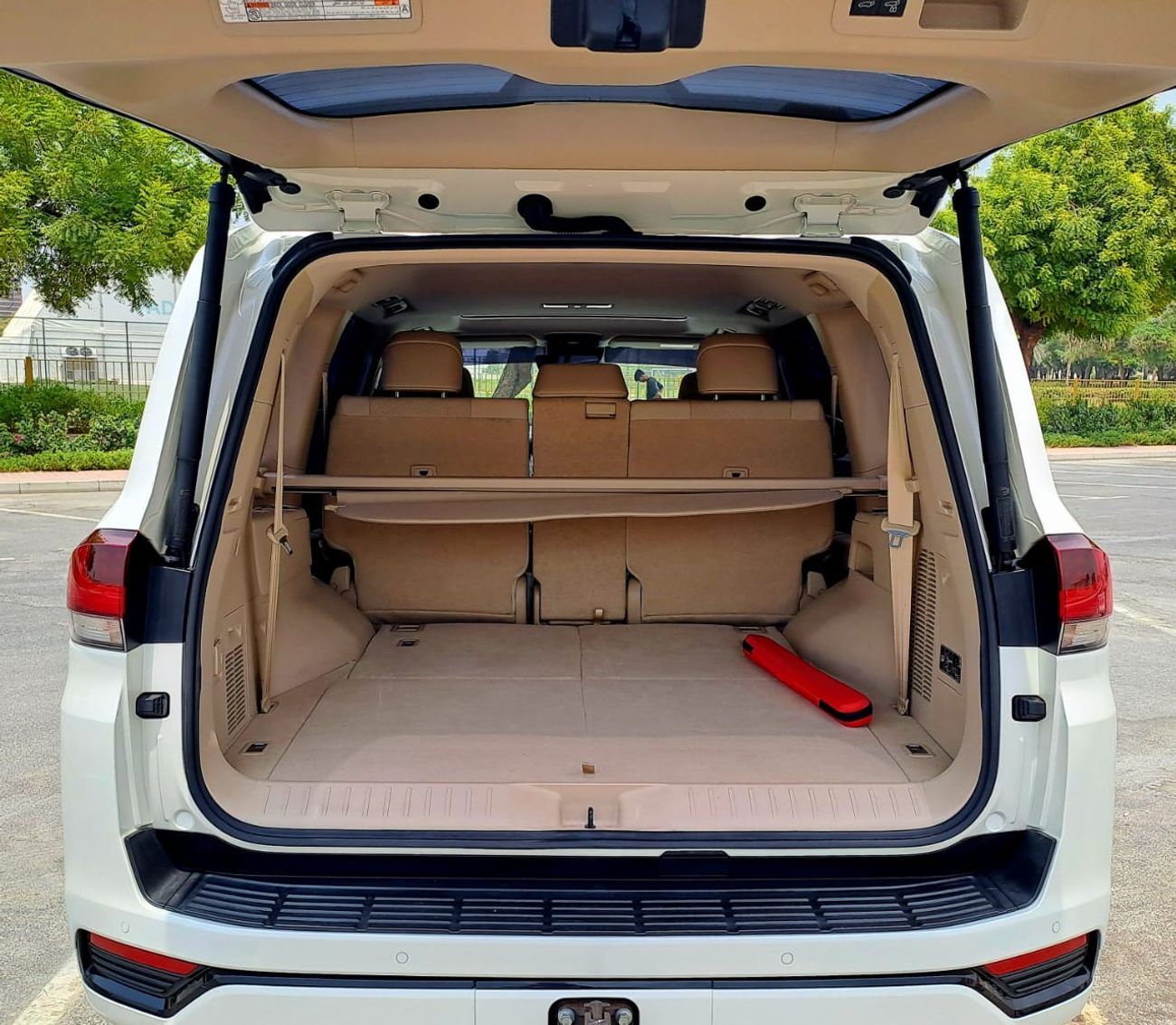 Toyota Land Cruiser GXR 4.0L 2022 4.0L FULL OPTION (3270/-MONTHLY)