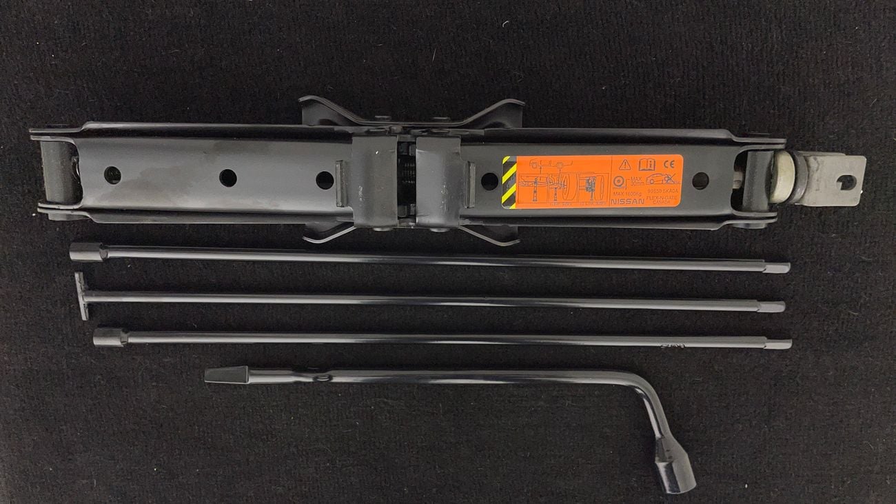 نيسان إكستيرا SE 2.5 | بدون دفعة مقدمة | اختبار قيادة مجاني للمنزل