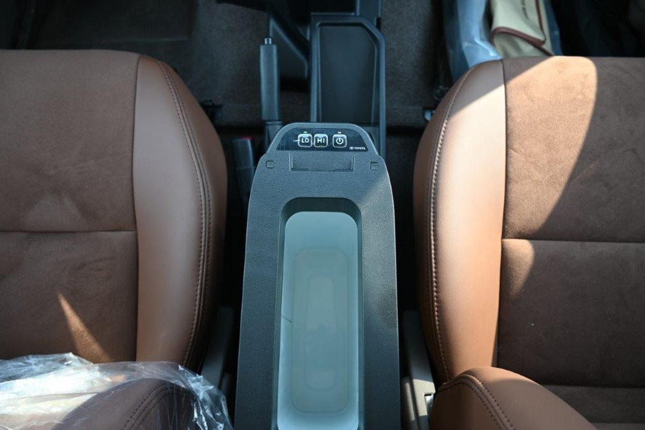 تويوتا لاند كروزر 70 S-DLX 2.8L (5 Door)