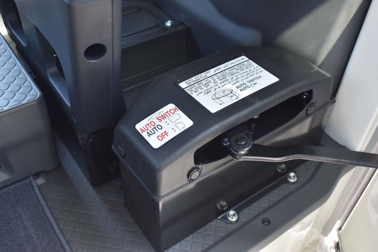 تويوتا كوستر 2.7L (23-Seater)