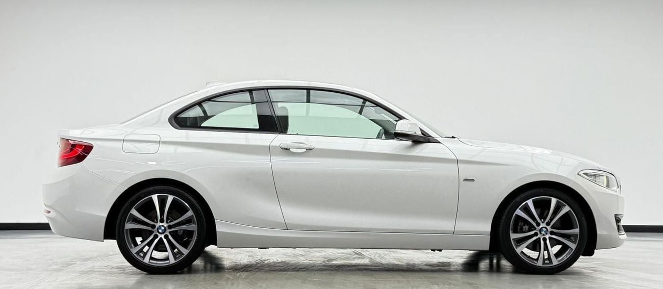 BMW 220i sport Line 2.0L 2016 BMW 220i Sportline, Full Service History, Excellent Condition, GCC