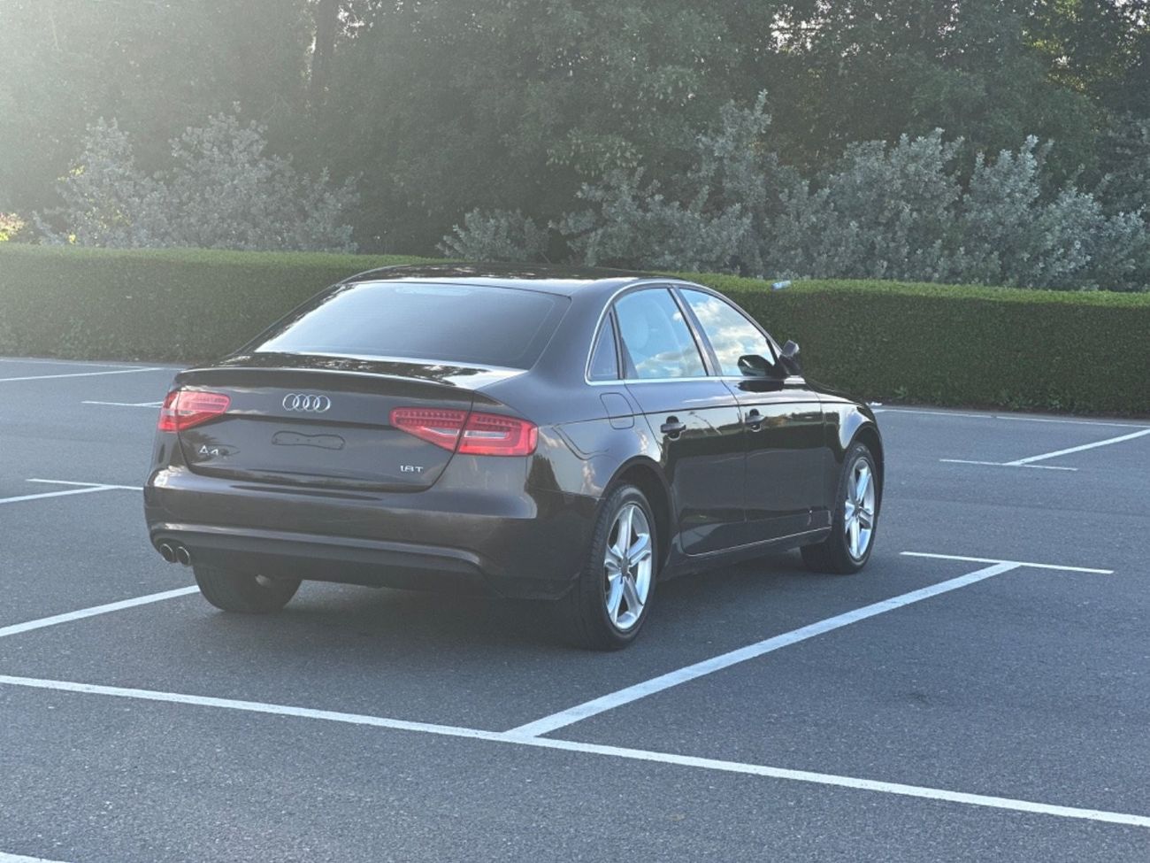 أودي A4 TFSI quattro S-لاين موديل 2015 خليجي فل مواصفات كرأسي جلد ومثبت سرعه وتحكم كهربي كأمل ونظام صوت ممتا