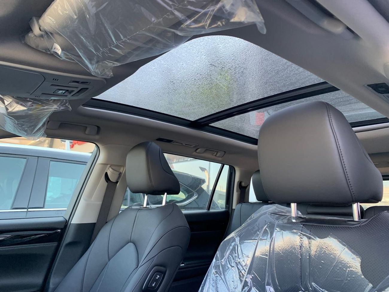 Toyota Highlander 2.5L HYBRID LUXURY 7 SEATS CHINESE OPTION