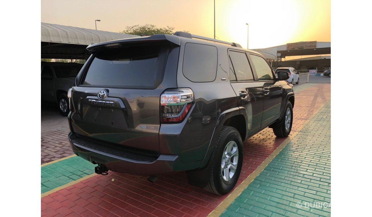 Used Toyota 4Runner SR5 2021 for sale in Dubai - 458615