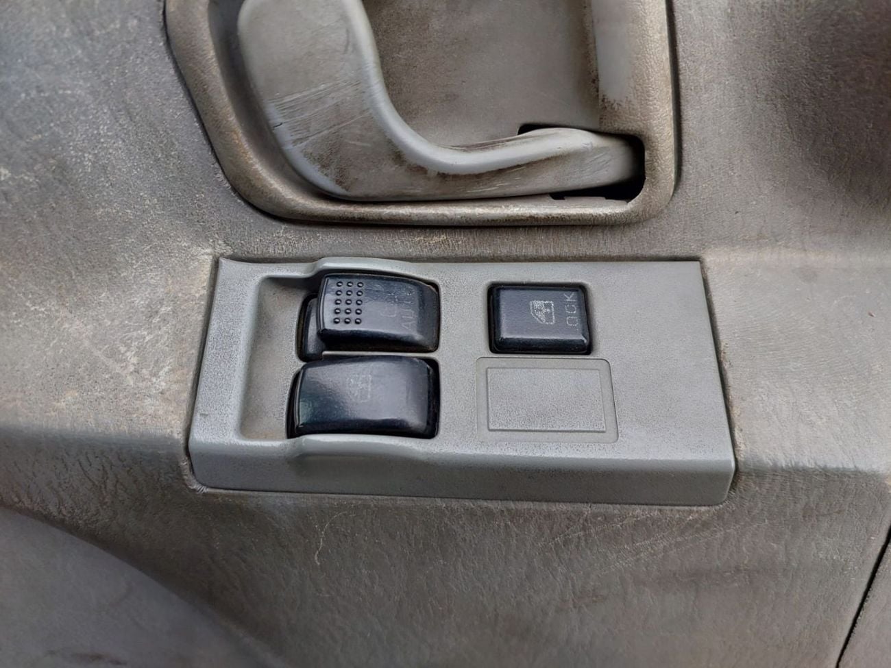 Mitsubishi Fuso Canter (RAMADAN OFFER) MITSUBISHI CANTER TRUCK RHD 1995 MODEL 4.5 L DIESEL MANUAL(PM03195)