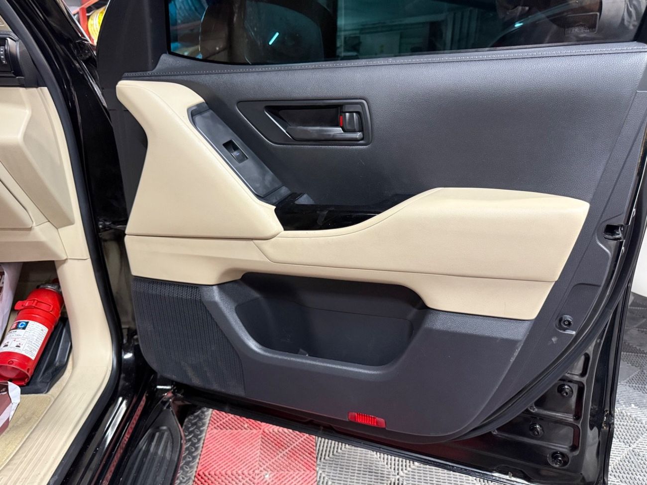Toyota Land Cruiser GXR