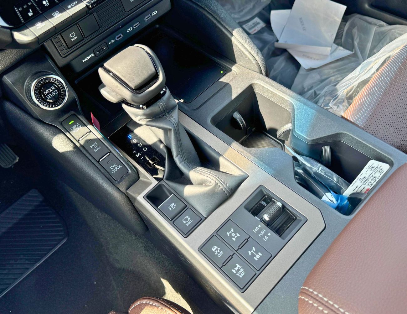 تويوتا برادو LUXURY / TOP VARIANT/ 2.4L V4 PETROL/ HEADUP DISPLAY WITH 360* / POWER SEATS/ SUNROOF (CODE# PPADV)