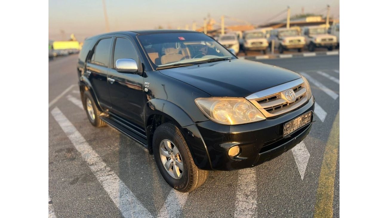 Toyota Fortuner 2008 TOYOTA FORTUNER 2.7L v4 - V4 - VVT-i Super clean car - GCC Spec