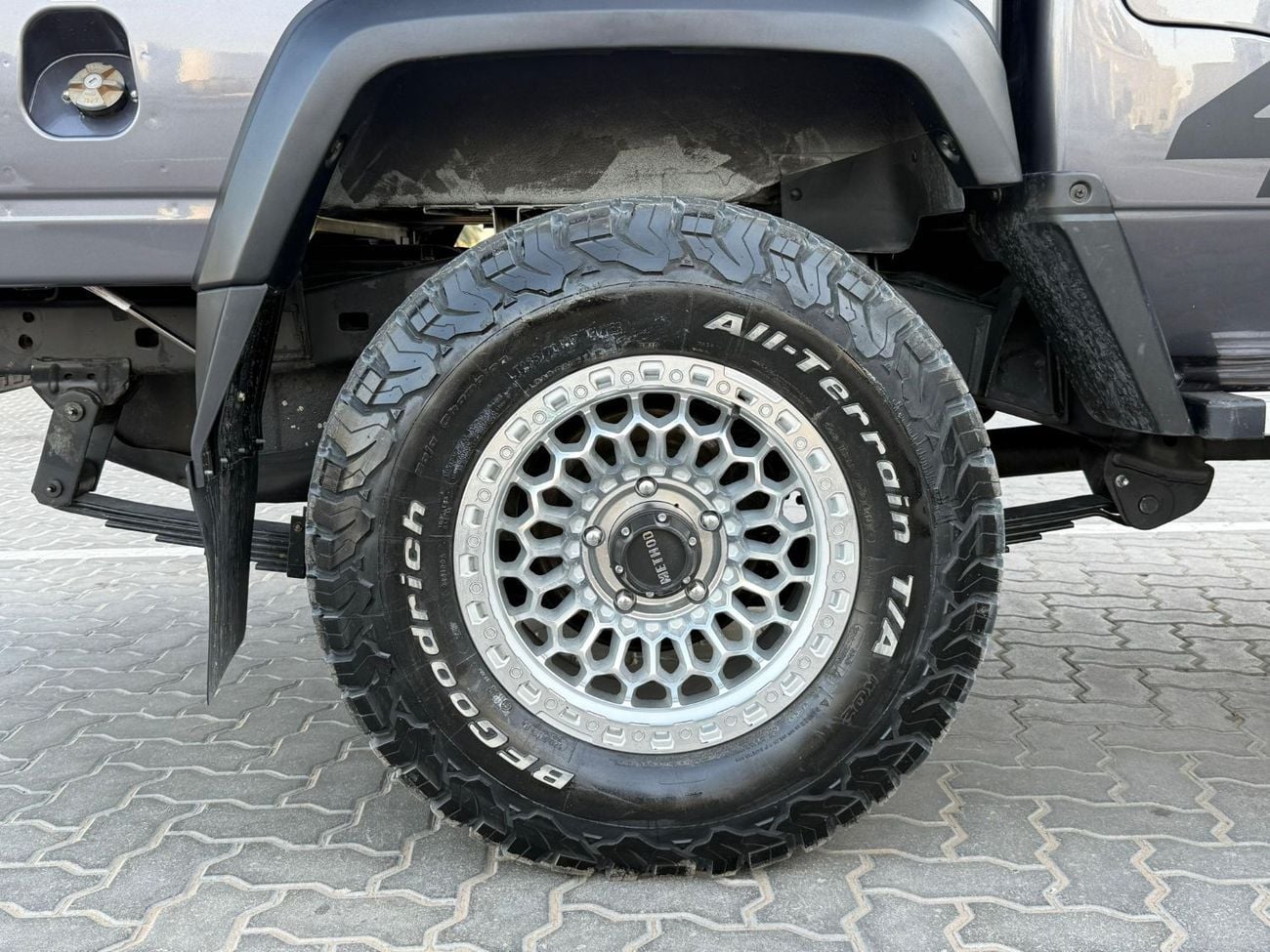 Toyota Land Cruiser Pick Up V8 With Upgrade Shape