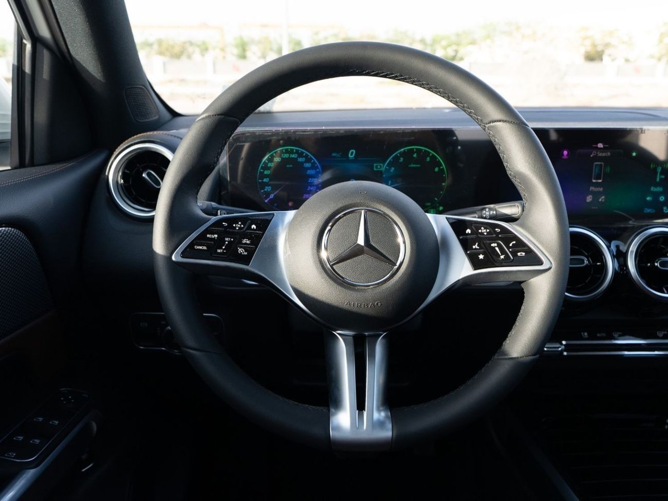 Mercedes-Benz GLB 200 2025 MERCEDES BENZ GLB 200 DYNAMIC 1.3 - WHITE inside BROWN | Export Price