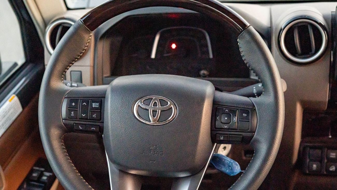 Toyota Land Cruiser Pick Up 79 DC V6 4.0L Petrol Z1 A/T 2025YM