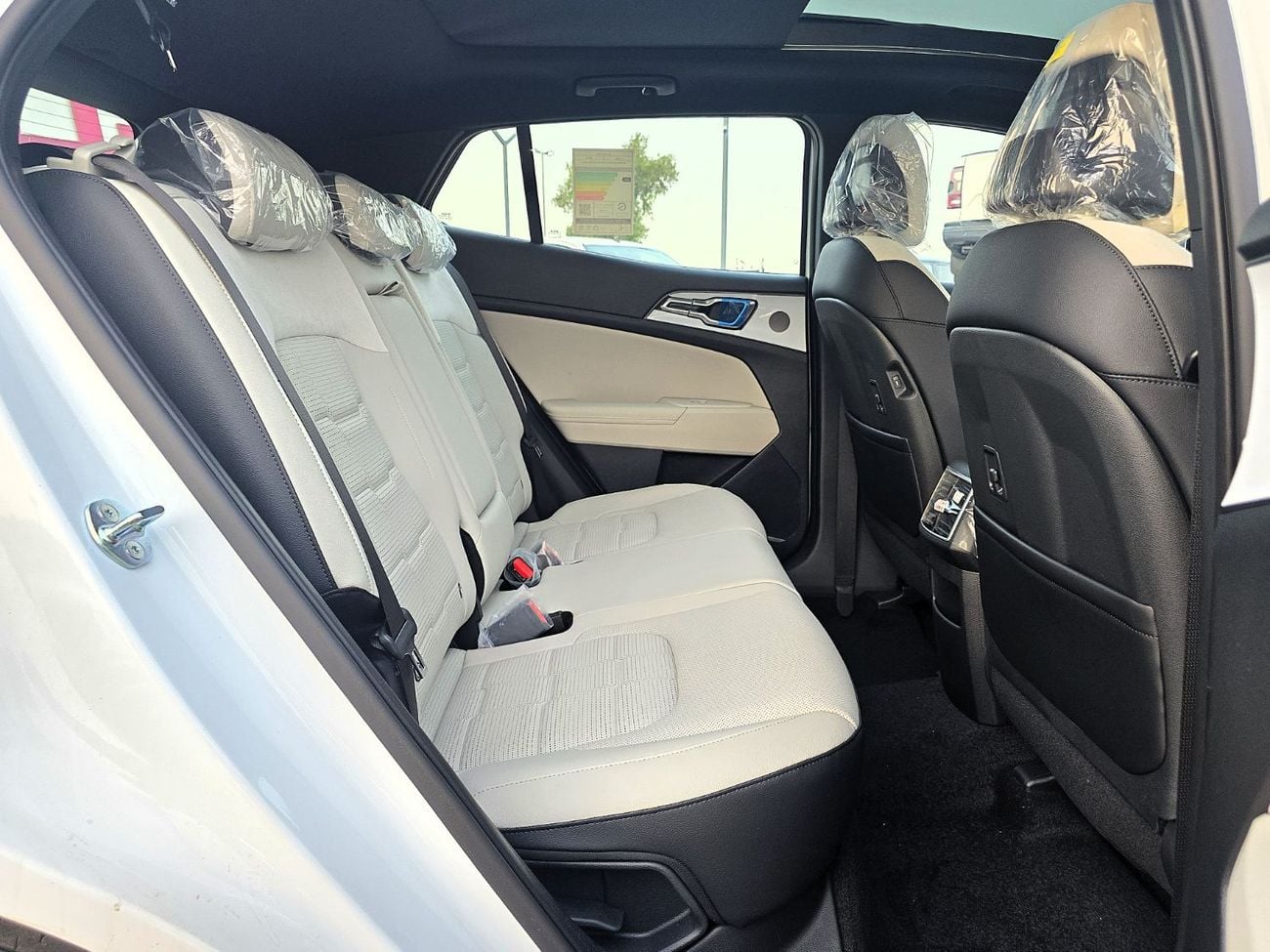 Kia Sportage Kia Sportage  full option 2.0l A/T FWD SUV White Color Gcc 2026 Model