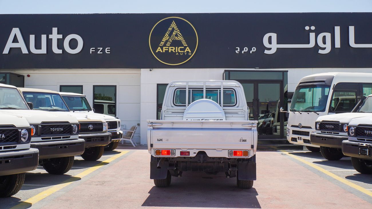 Toyota Land Cruiser Pick Up LX 4.0L V6 Double Cabin M/T