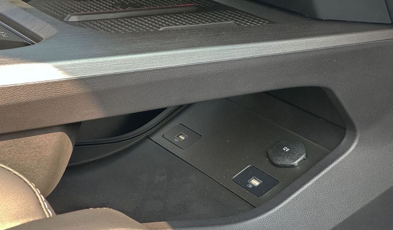 كايي X7 1.6T Flagship VERSION 7 SEATS AT