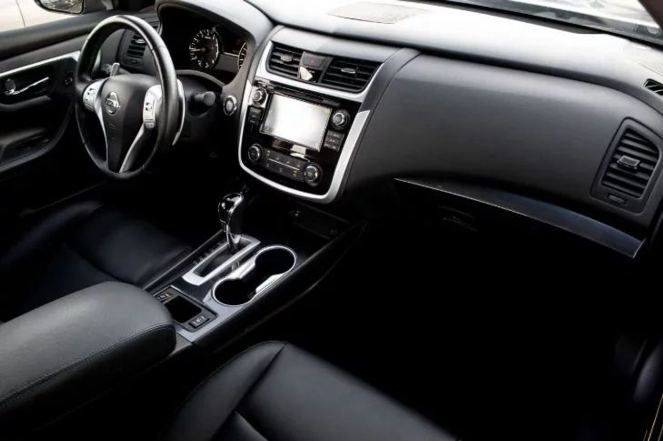 Nissan Altima SR sports
