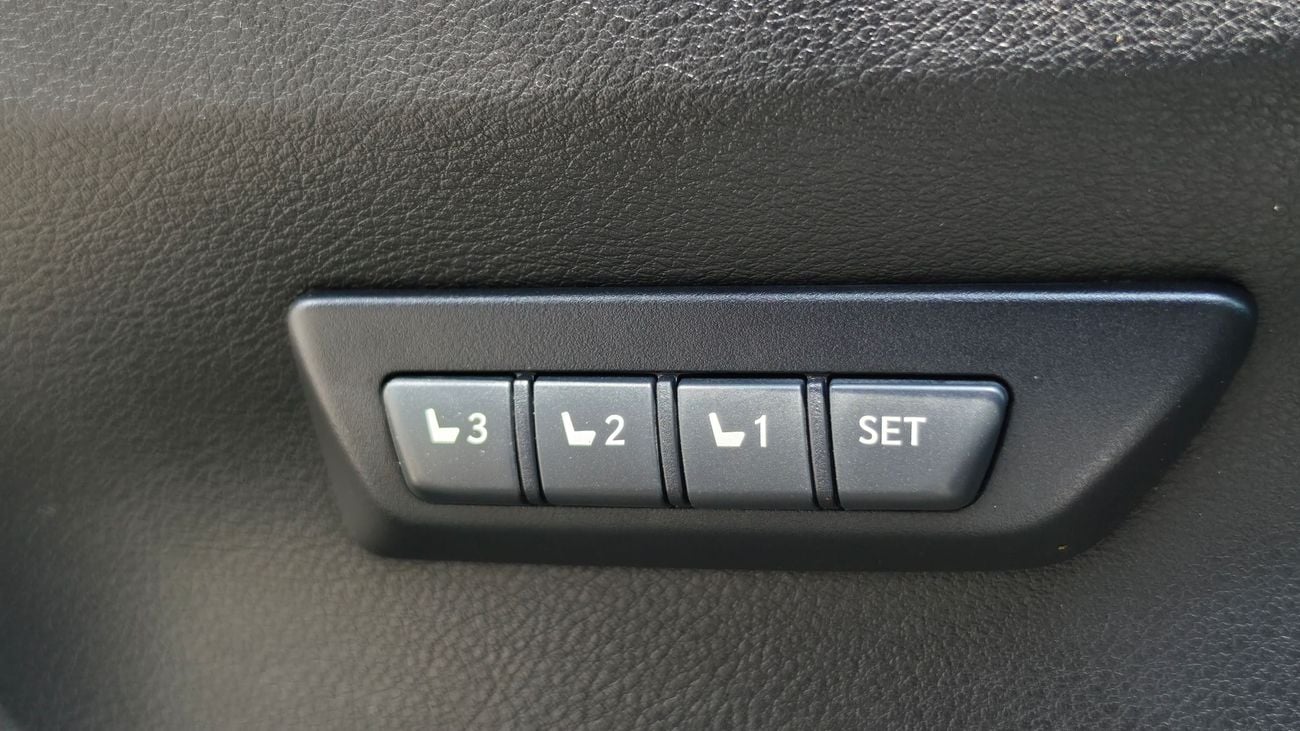 Lexus NX200t STANDARD