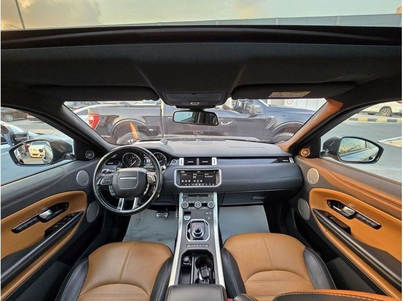 لاند روفر رانج روفر إيفوك P200 R-Dynamic 2.0L RANGE ROVER EVOQUE R-DYNAMIC 2018 GCC ORGINAL PAINT // ACCIDENT FREE // PERFECT