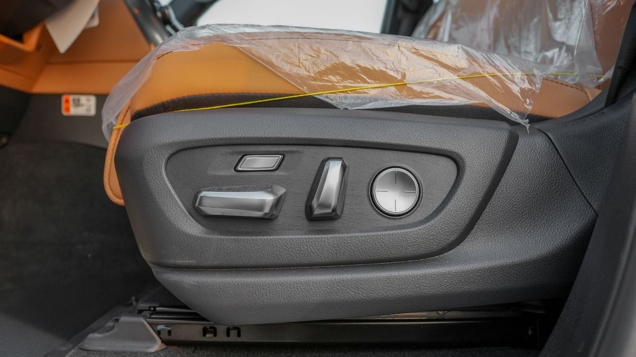 Lexus LX 700h 2025 Lexus LX700h Signature 3.5L AT Hybrid (White) 5 Seats