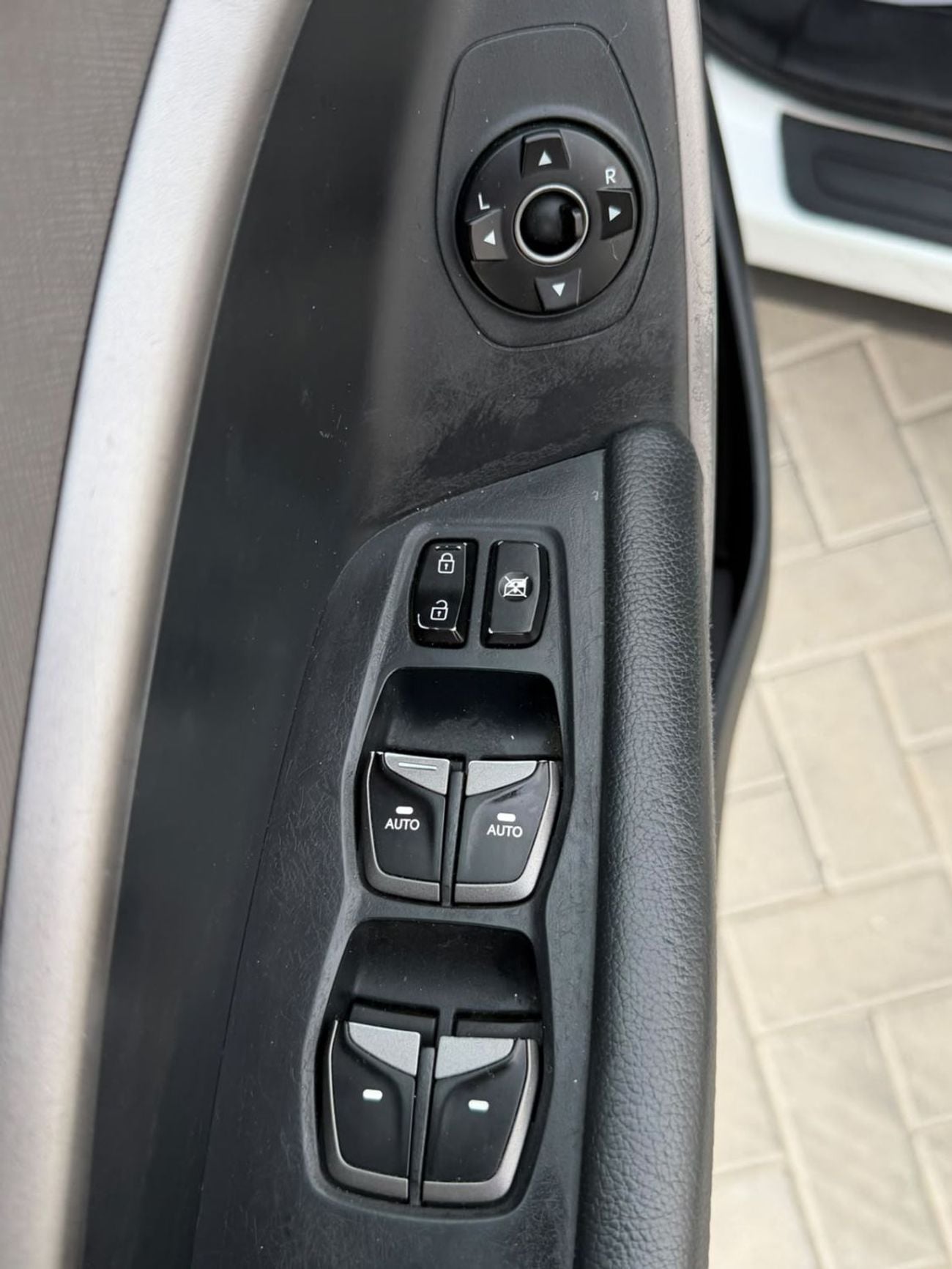 Hyundai Santa Fe SPORT Steering wheel controls, central locking