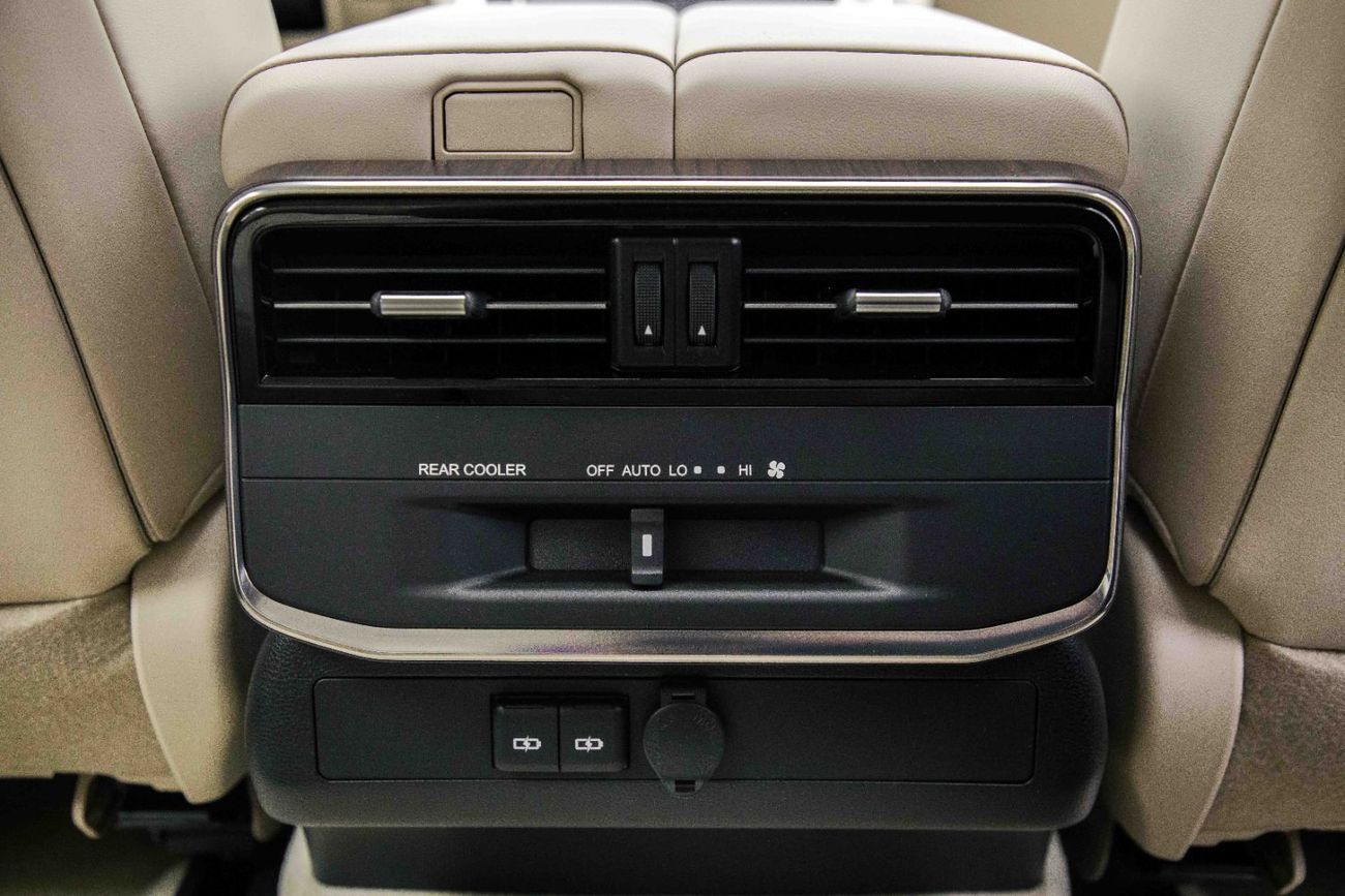 تويوتا لاند كروزر GXR 3.5L - Grey Metallic Inside Beige | Export Only