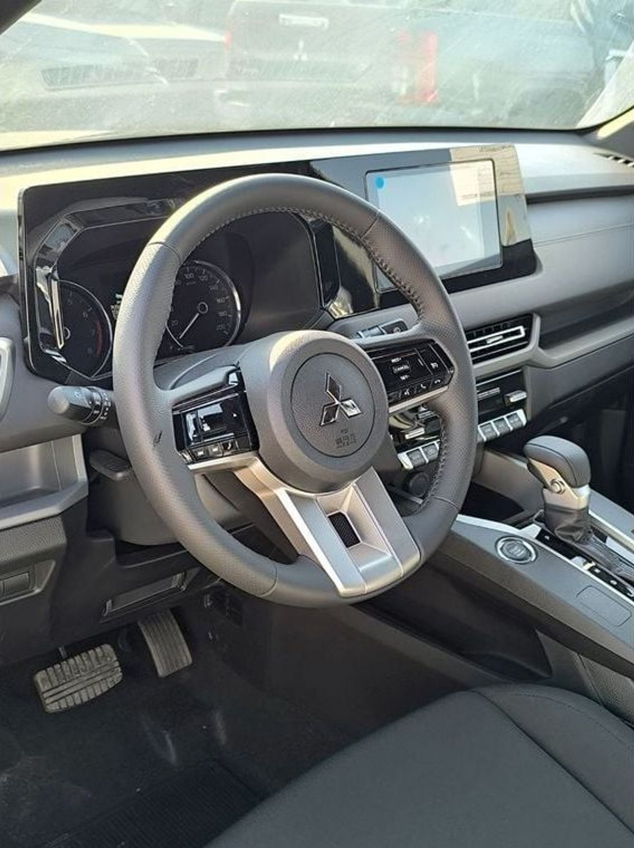 ميتسوبيشي Xforce Mitsubishi XFORCE H-LINE 1.5L SUV FWD 5Doors