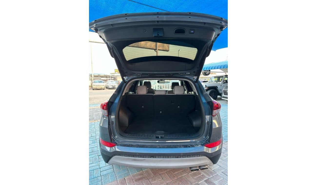 Hyundai Tucson The car is in good condition no contribution required 1.6 engine capacity 2018 2 WD