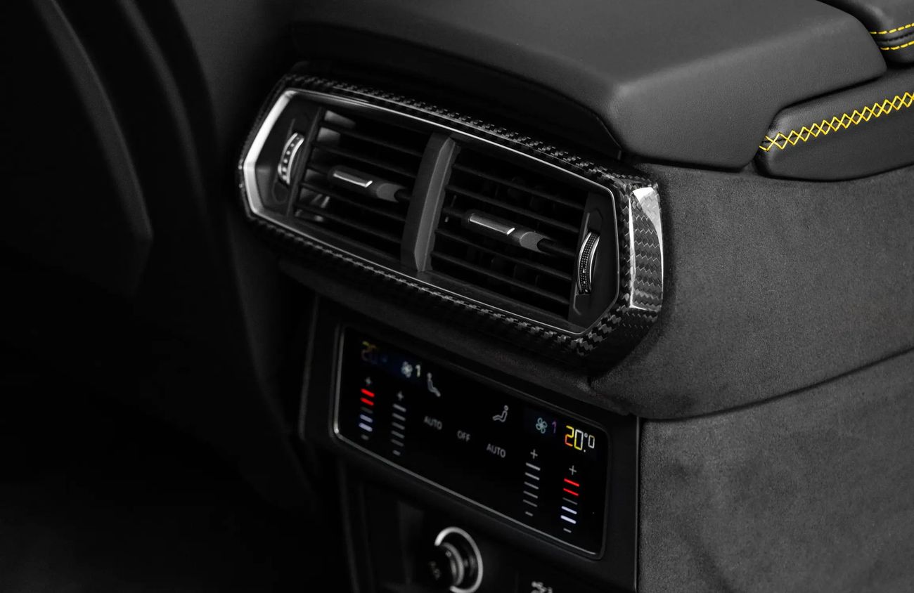 لامبورغيني اوروس 4.0L V-8 Twin-Turbocharged Engine + eMotor