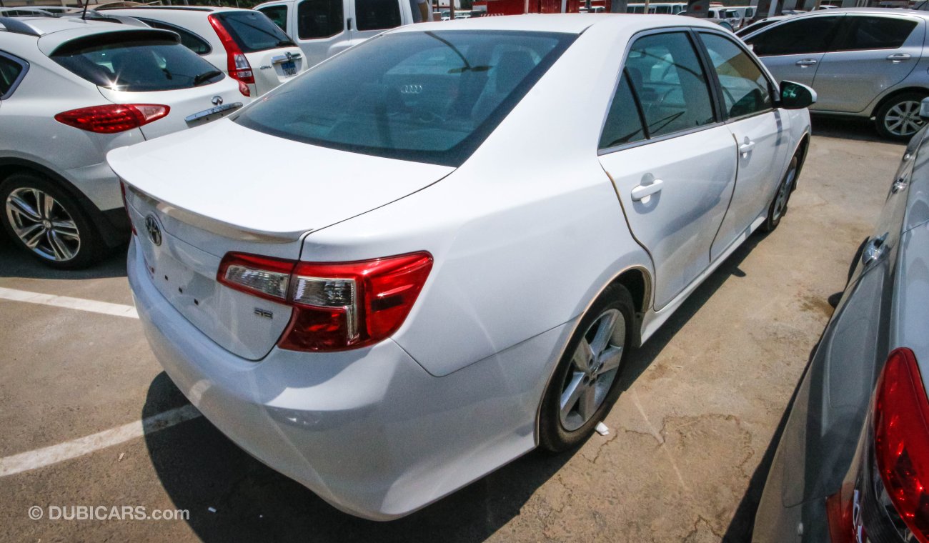 Toyota Camry SE