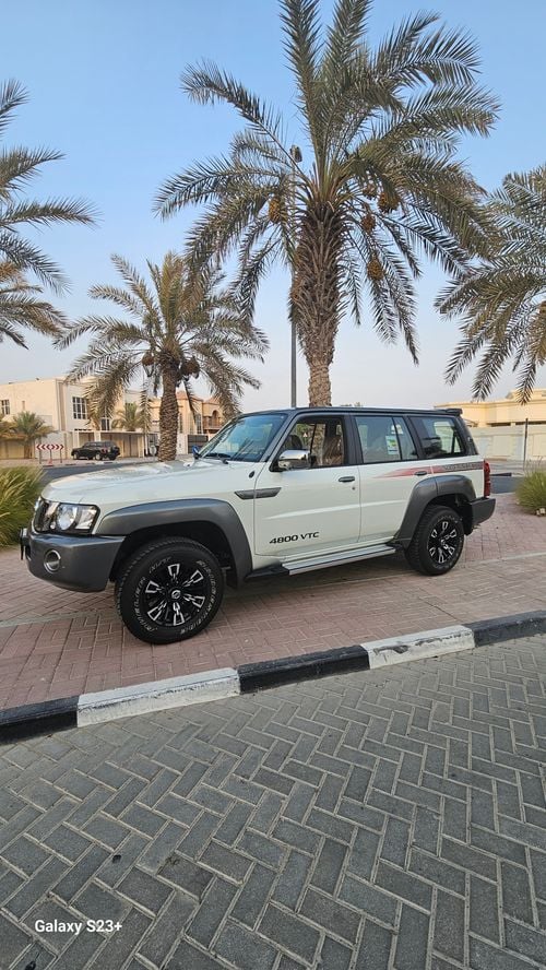 نيسان باترول سوبر سفاري Al Ostoura Tan interior