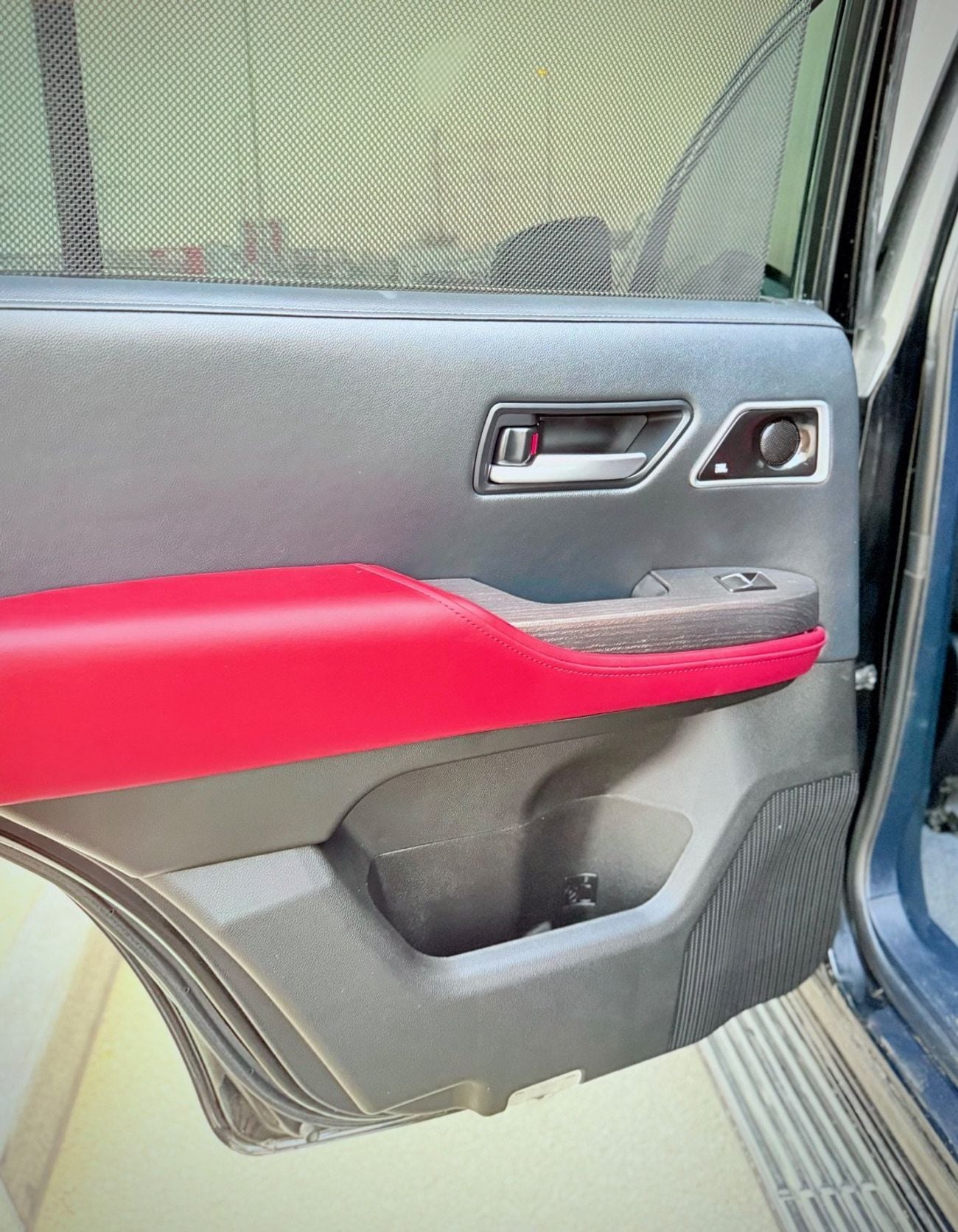 Toyota Land Cruiser 2017 GXR V6 Facelift to 2025 LC300 Full Option very clean title