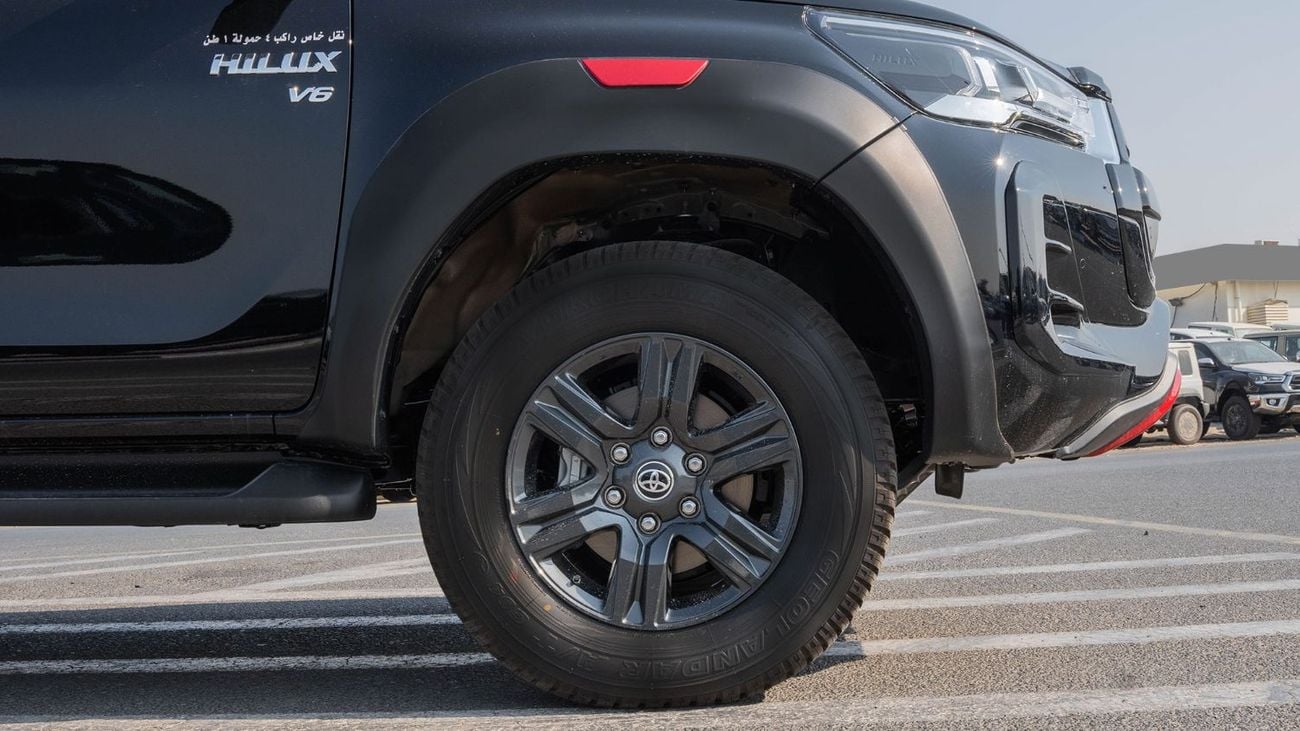 تويوتا هيلوكس 2026 Toyota Hilux TRD SR5 4.0L AT Petrol (Black)