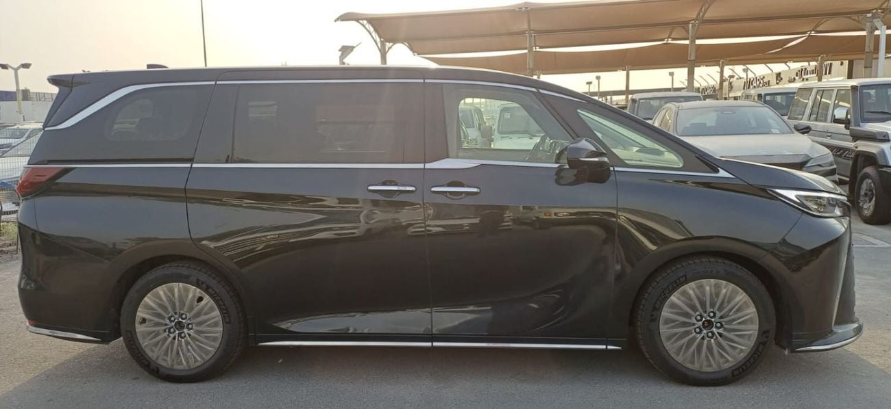 Lexus LM 350h LEXUS LM350H HYBRID VIP 4 SEATER COLOR BLACK MODEL 2025