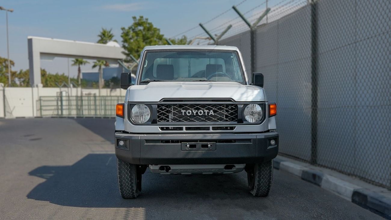 Toyota Land Cruiser 70 2025 Toyota Land Cruiser LC 79 4.0L AT Petrol Basic with Fridge (Silver-Brown)