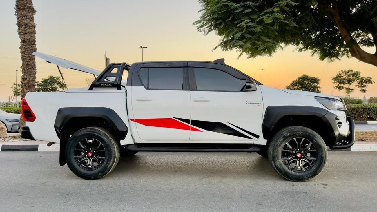 تويوتا هيلوكس GR BODY KIT INSTALLED | POWER SEATS | NUDGE BAR | 2.8L | 2024 | AUTOMATIC