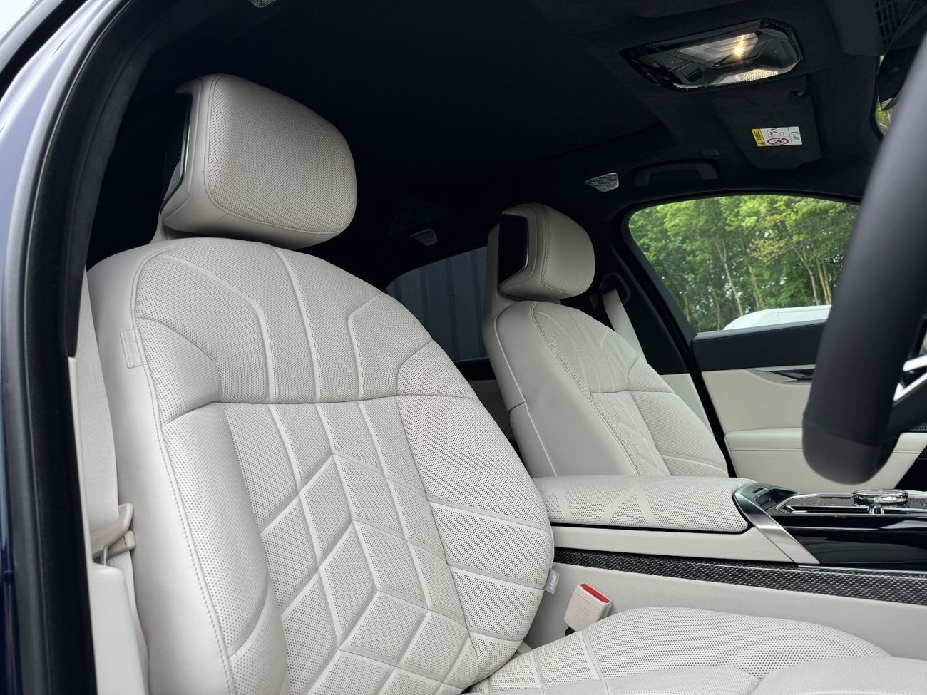 BMW M760Li E XDRIVE MODELS