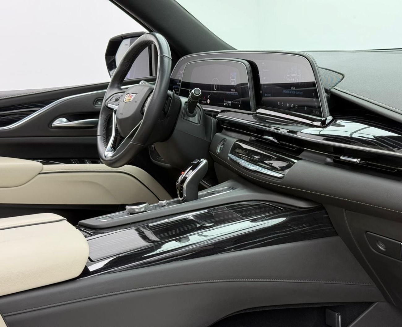 كاديلاك إسكالاد 2023 Cadillac Escalade Platinum Luxury, 2027 Cadillac Warranty, 2028 Cadillac Service Pack, GCC