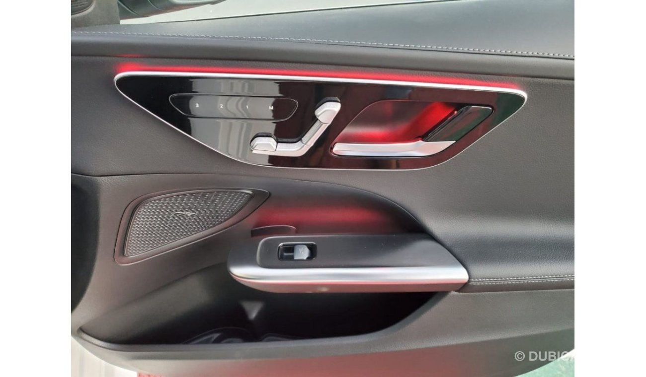 Mercedes-Benz C 200 Mercedes-Benz C200 2022 sedan AWD 1.5L petrol White  color