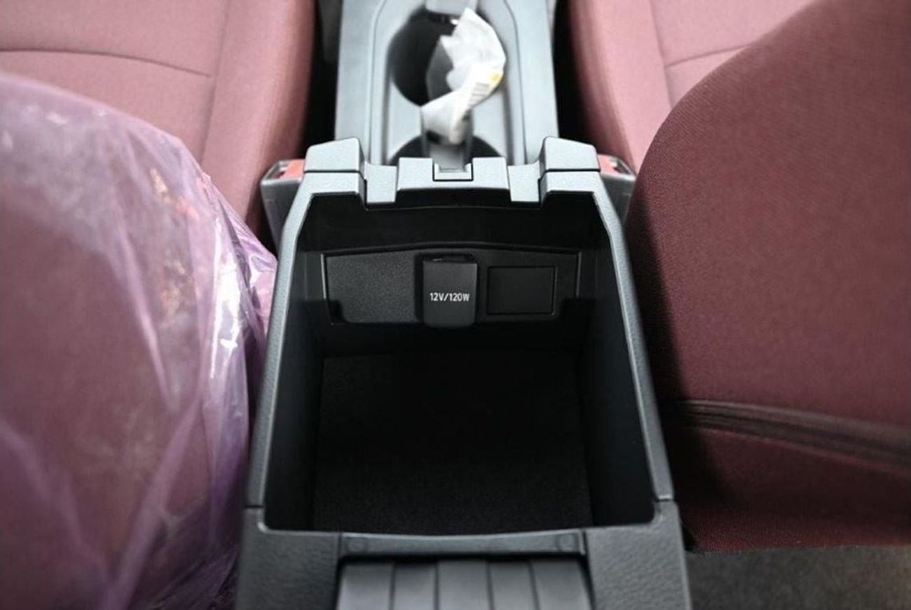 Toyota Corolla Cross 2024 TOYOTA COROLLA CROSS HYBRID XLE 1.8L PETROL AUTOMATIC