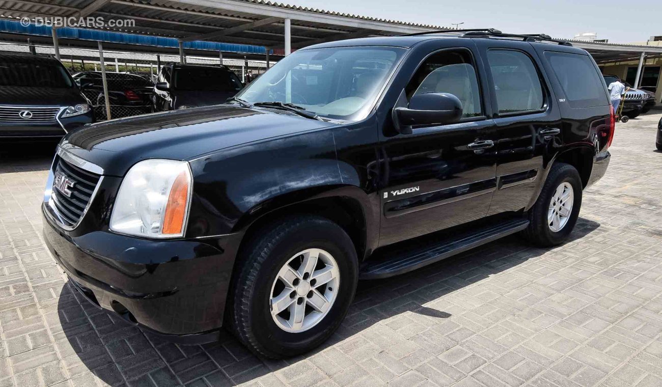 GMC Yukon SLT - GCC specs - price is negotiable