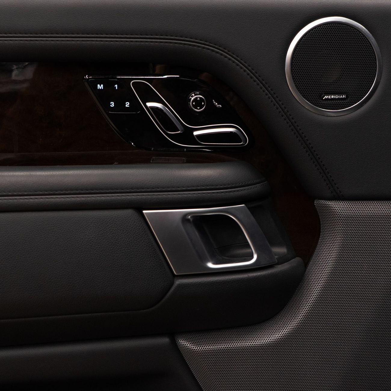 Land Rover Range Rover HSE 3.0L (380 HP) AED 2,778  pm • 0% Downpayment • Range Rover HSE • 1 Year Warranty