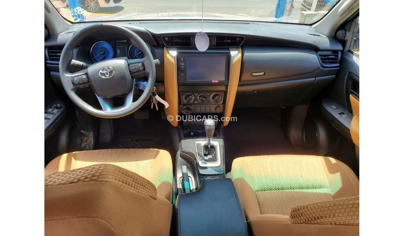 تويوتا فورتونر Toyota Fortuner GX A/T 4X4 2.7L V4 2022 MODEL Silver COLOR