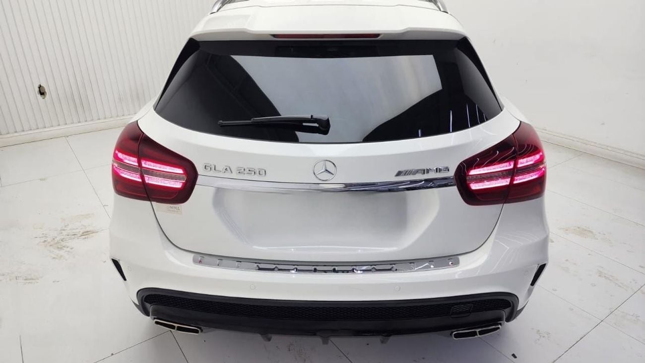 مرسيدس بنز GLA 250 Std 2.0L (211 HP)