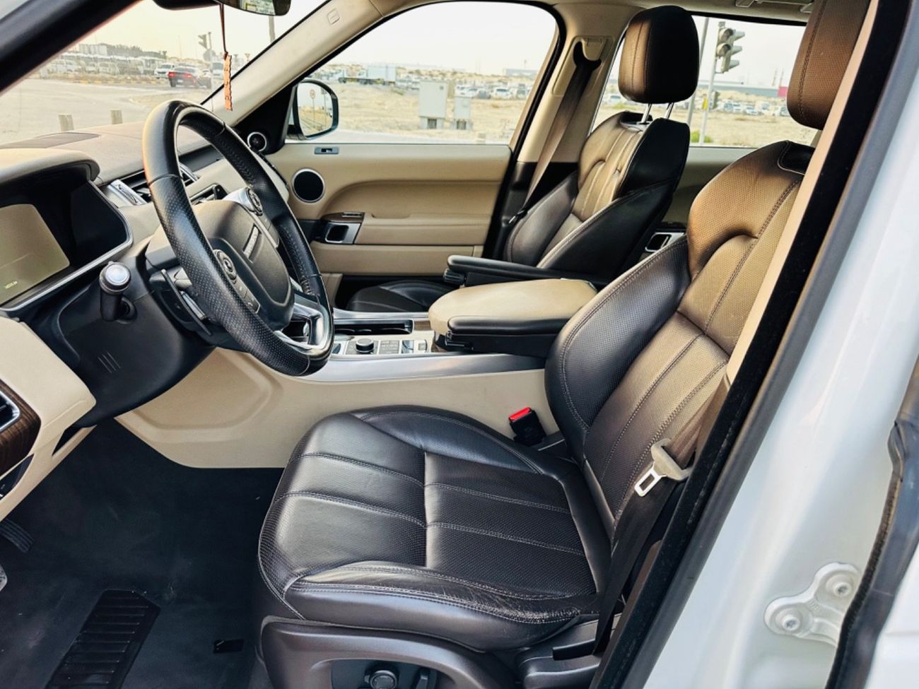 Land Rover Range Rover Sport MODEL 2017 GCC CAR PERFECT CONDITION INSIDE AND OUTSIDE FULL OPTION PANORAMIC ROOF LEATHER SEATS