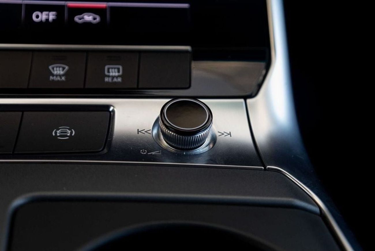 أودي A6 40 TFSI 2.0L Audi A6 40TFSI 2022 GCC under Warranty with Flexible Down-Payment.