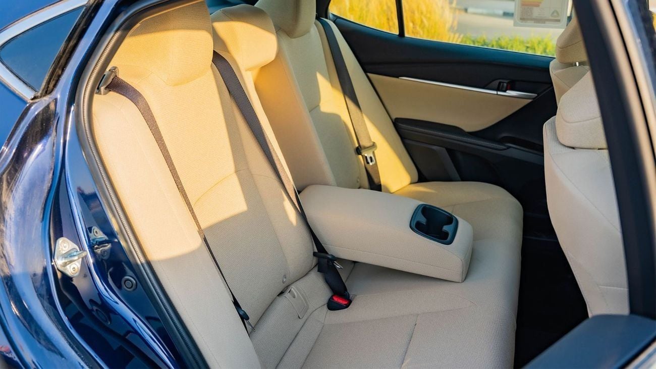 Toyota Camry 2025 Toyota Camry LE 2.5L AT Hybrid (Blue)