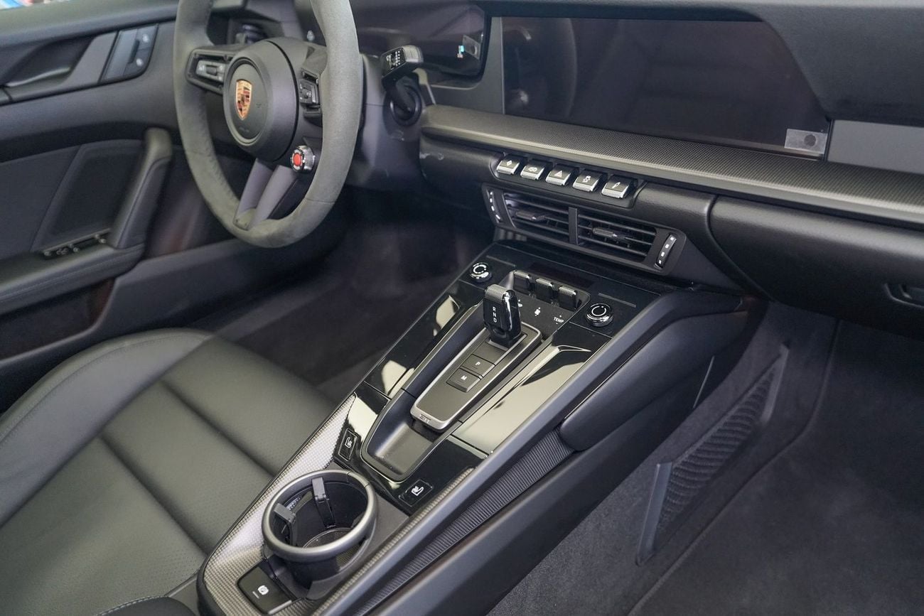 Porsche 911 Carrera 3.0L (444 HP) Coupe