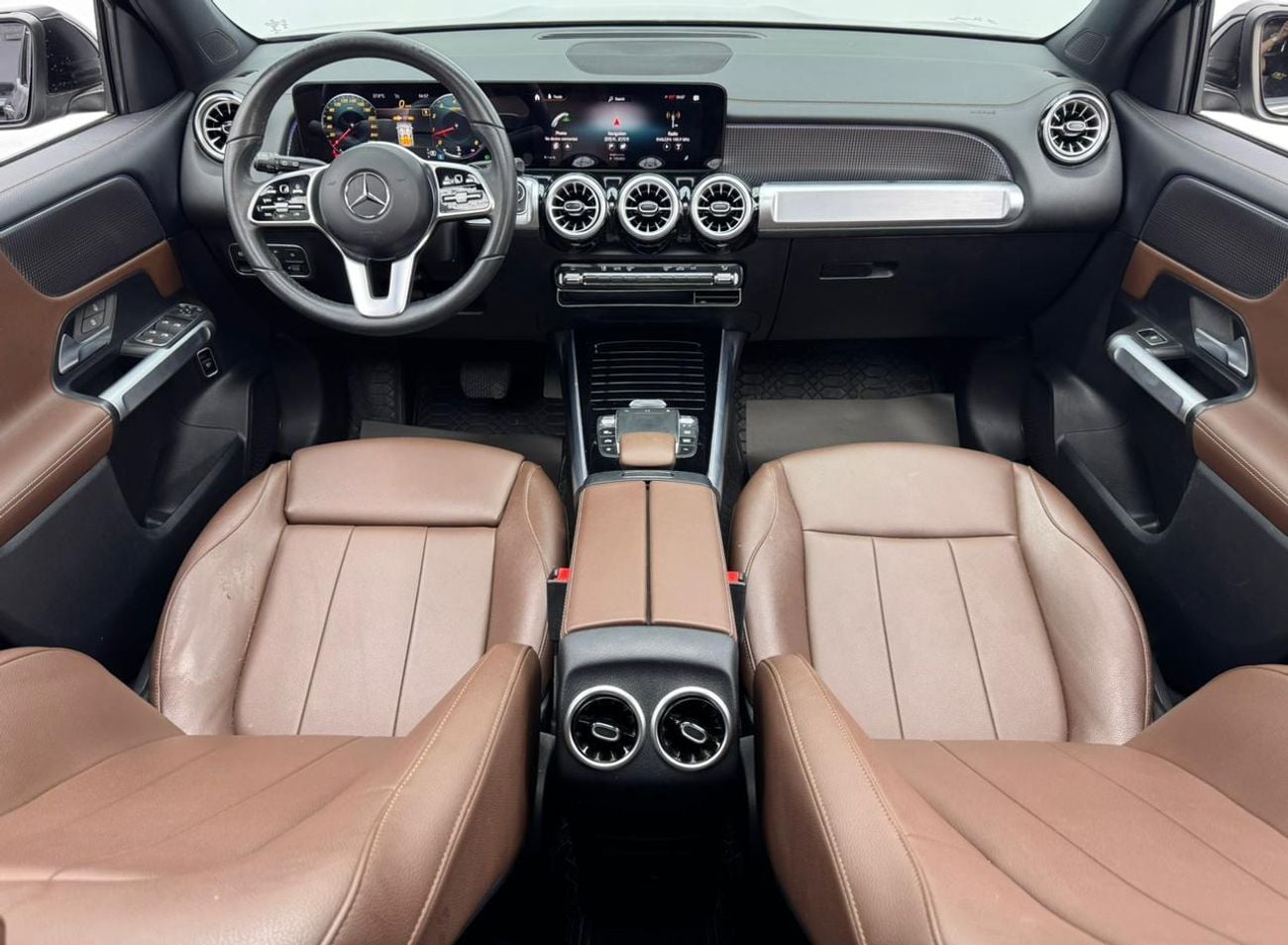 مرسيدس بنز GLB 220 2022 Mercedes-Benz GLB 220, Warranty, Excellent Condition.